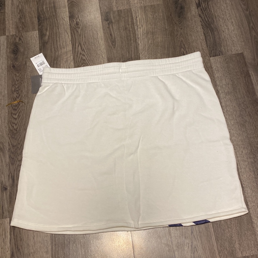 tennis skirt - Picture 3 of 3